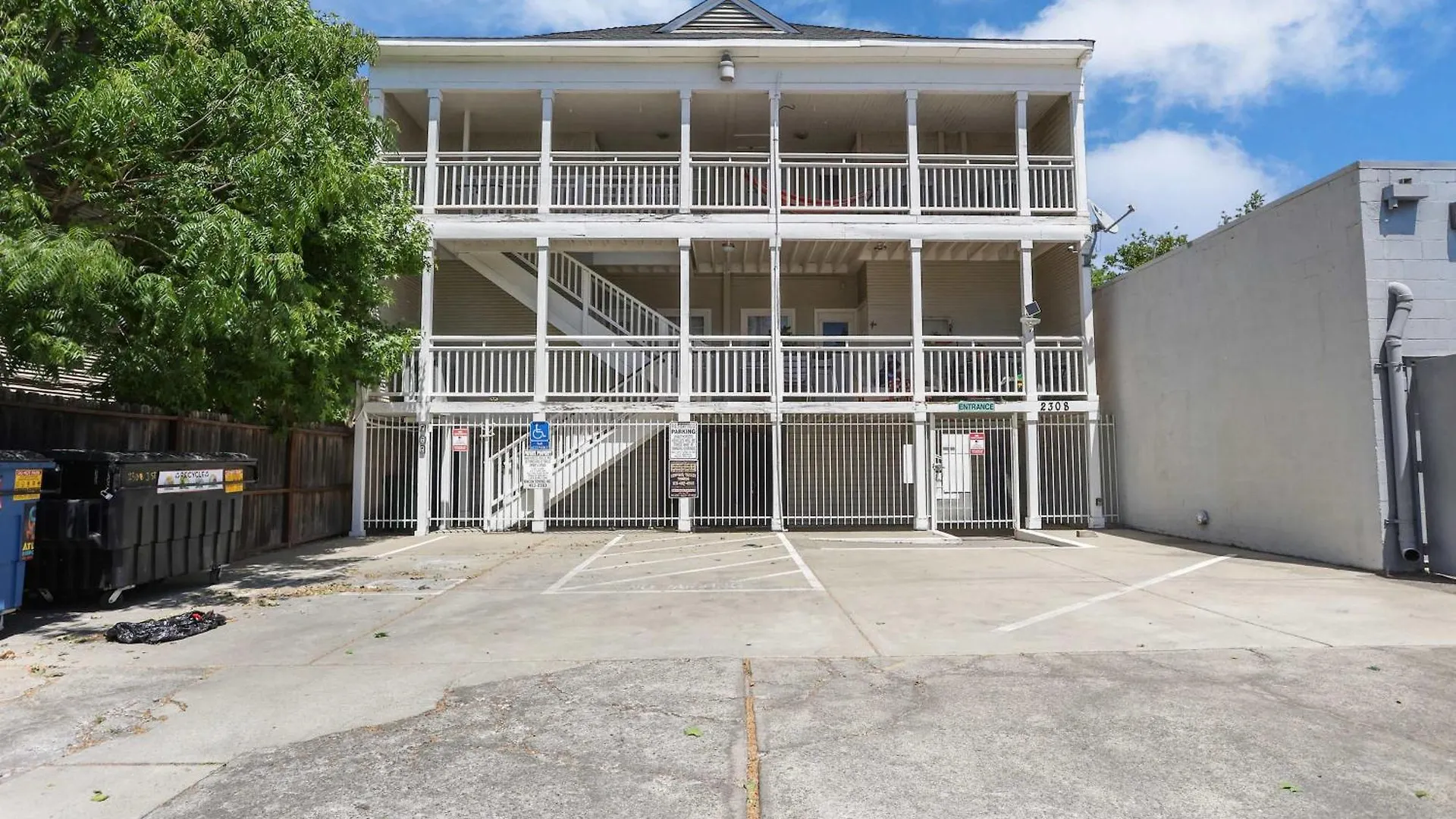 Barbiecore Dream Pad In Sacramento